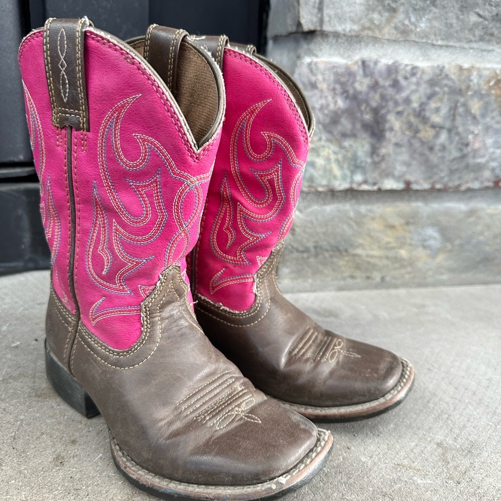Girls Ariat cowgirl boots